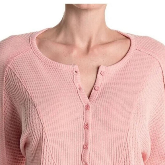 Nordstrom Rack Blush Pink Ribbed Waffle Knit Henley Top, Size Medium - Picture 3 of 5